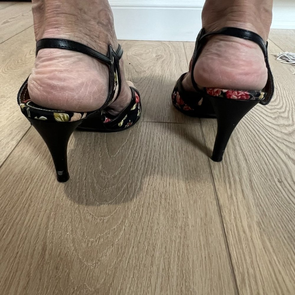 VISS open toe T-strap vintage floral kitten heels - Picture 4 of 14